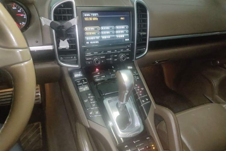 Used Porsche Cayenne 2011 Cayenne 3.0T Audio And AC Panel