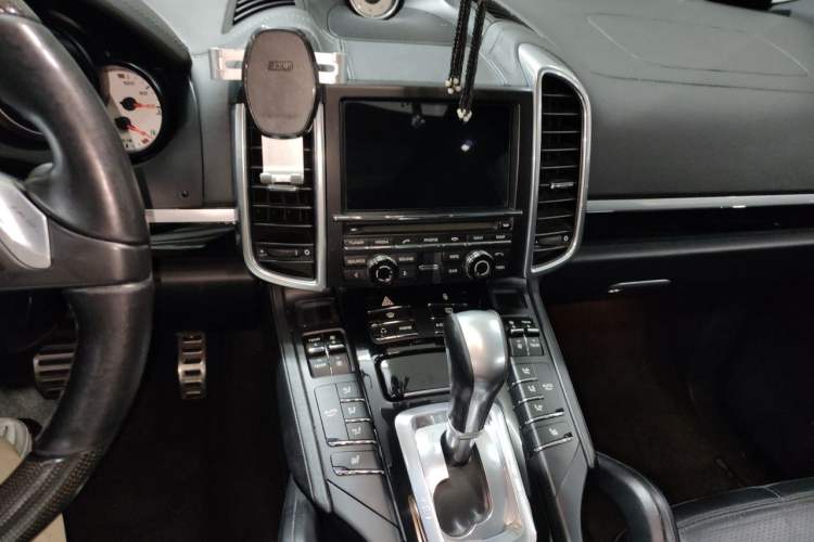Used Porsche Cayenne 2011 Cayenne 3.0T Audio And AC Panel