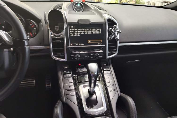 Used Porsche Cayenne 2011 Cayenne 3.0T Audio And AC Panel