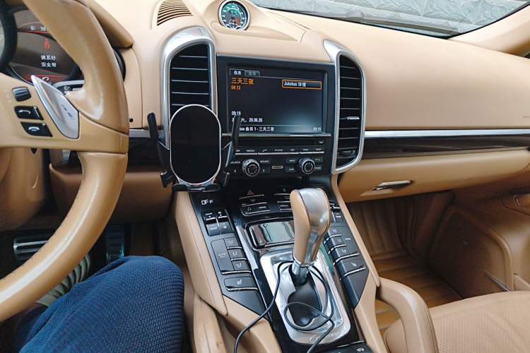 Used Porsche Cayenne 2011 Cayenne S Hybrid 3.0T Audio And AC Panel