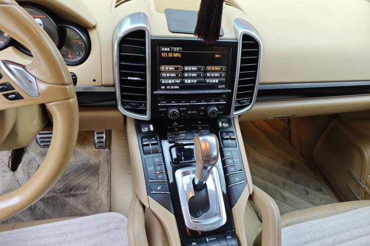 Used Porsche Cayenne 2011 Cayenne 3.0T Audio And AC Panel