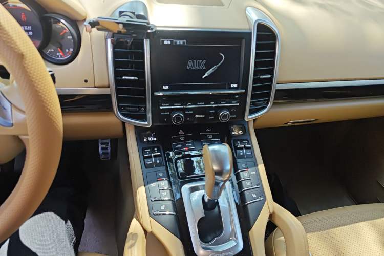 Used Porsche Cayenne 2011 Cayenne 3.0T Audio And AC Panel