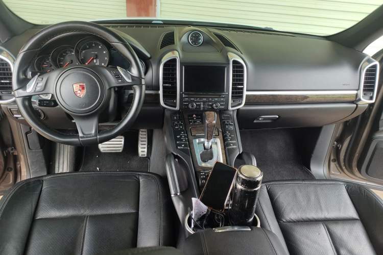 Used Porsche Cayenne 2011 Cayenne 3.0T Center Console