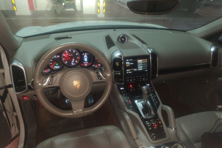 Used Porsche Cayenne 2011 Cayenne 3.0T Center Console