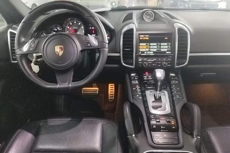 Used Porsche Cayenne 2011 Cayenne S 4.8L Center Console