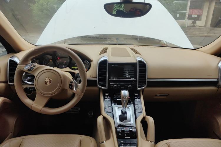 Used Porsche Cayenne 2011 Cayenne 3.0T Center Console