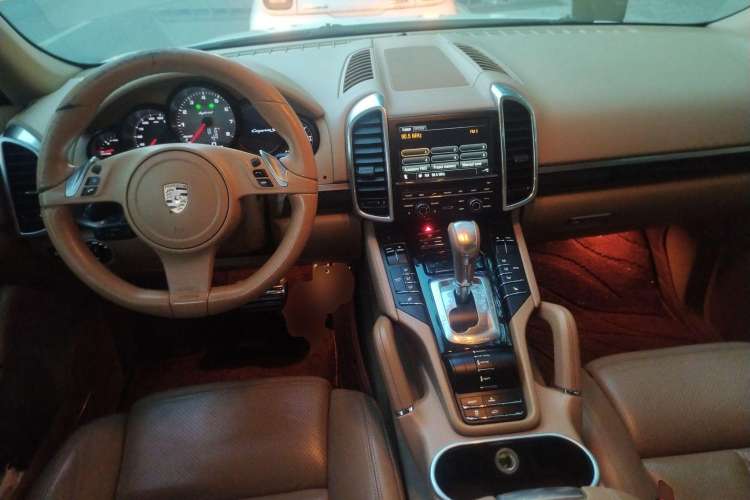 Used Porsche Cayenne 2011 Cayenne S Hybrid 3.0T Center Console
