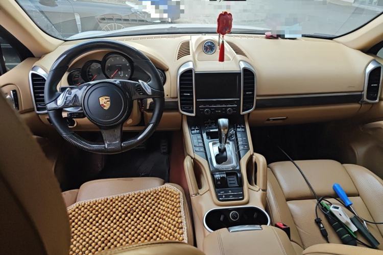 Used Porsche Cayenne 2011 3.6L automatic transmission U.S. specification Center Console