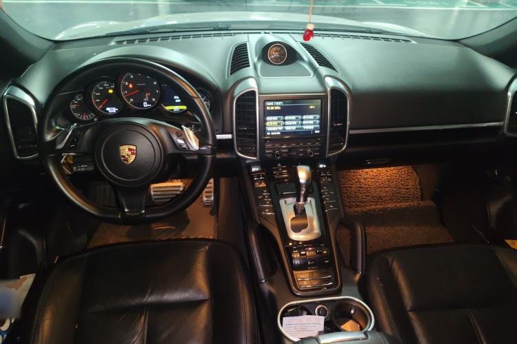 Used Porsche Cayenne 2011 Cayenne 3.0T Center Console