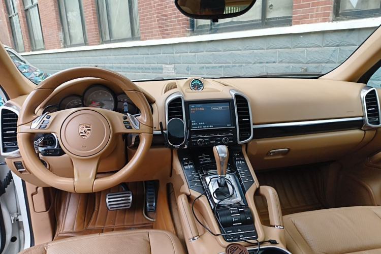 Used Porsche Cayenne 2011 Cayenne S Hybrid 3.0T Center Console