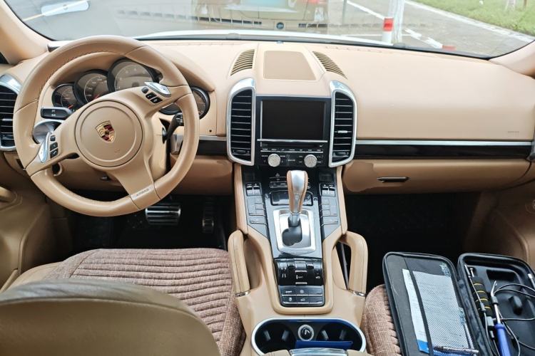 Used Porsche Cayenne 2011 Cayenne S 4.8L Center Console