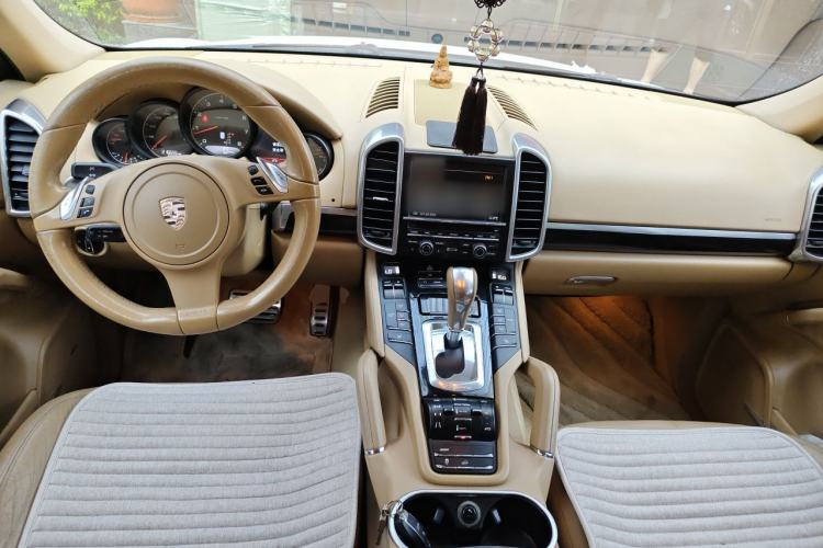 Used Porsche Cayenne 2011 Cayenne 3.0T Center Console