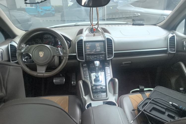 Used Porsche Cayenne 2011 Cayenne 3.0T Center Console