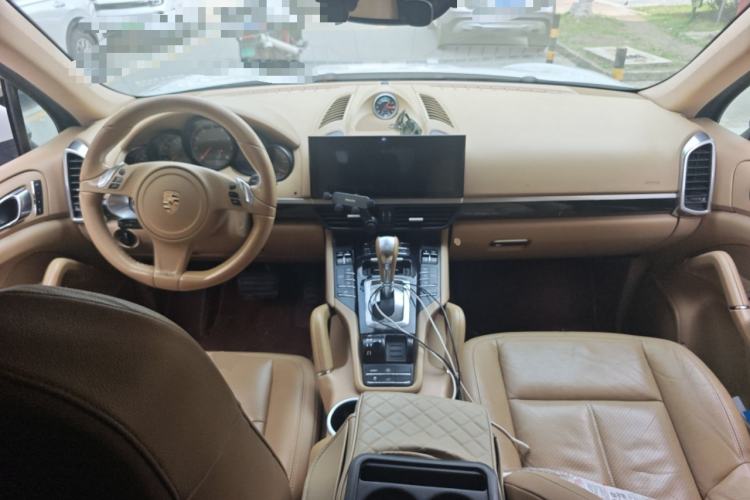 Used Porsche Cayenne 2011 3.6L automatic transmission U.S. specification Center Console