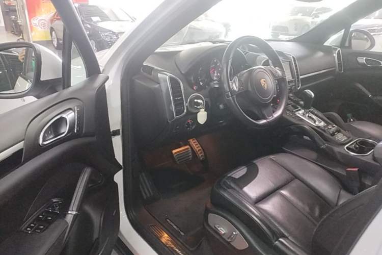 Used Porsche Cayenne 2011 Cayenne S 4.8L Driver Seat