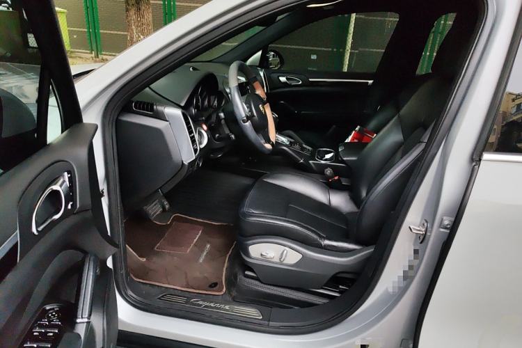 Used Porsche Cayenne 2011 3.6L automatic transmission U.S. specification Driver Seat