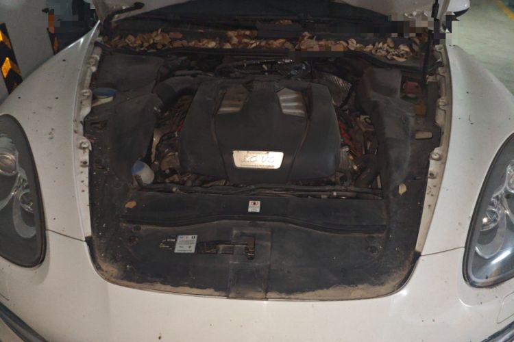 Used Porsche Cayenne 2011 Cayenne 3.0T Engine Bay