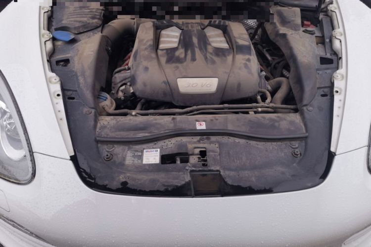 Used Porsche Cayenne 2011 Cayenne 3.0T Engine Bay