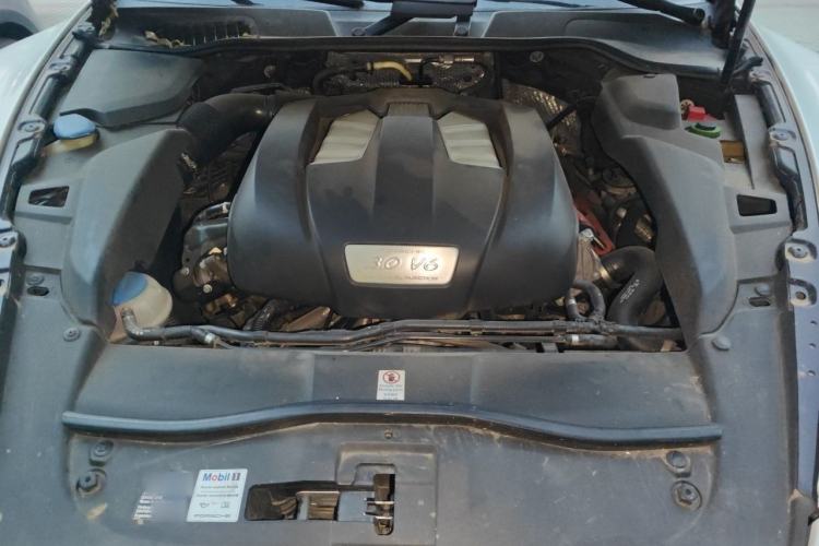 Used Porsche Cayenne 2011 Cayenne 3.0T Engine Bay