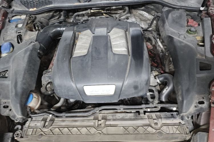Used Porsche Cayenne 2011 Cayenne 3.0T Engine Bay