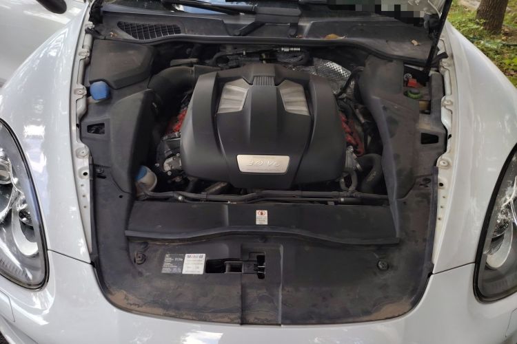 Used Porsche Cayenne 2011 Cayenne 3.0T Engine Bay