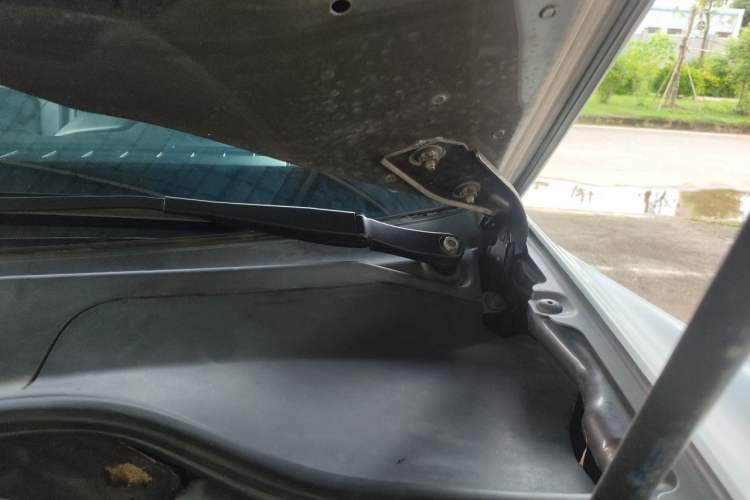 Used Porsche Cayenne 2011 Cayenne 3.0T Engine Bay Left