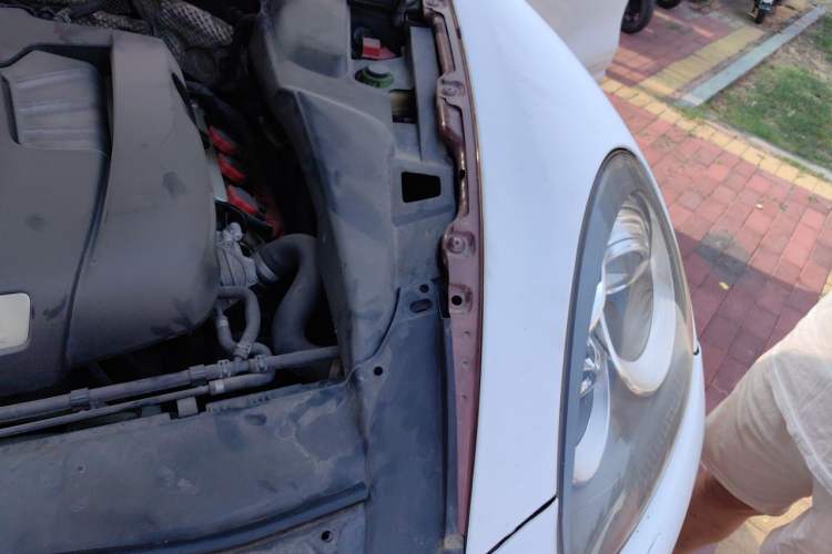 Used Porsche Cayenne 2011 Cayenne 3.0T Engine Bay Left