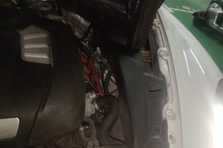 Used Porsche Cayenne 2011 Cayenne 3.0T Engine Bay Left