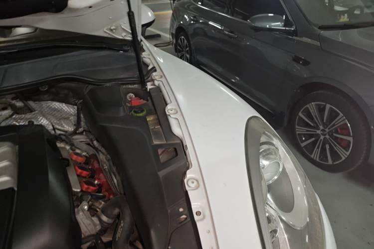 Used Porsche Cayenne 2011 Cayenne 3.0T Engine Bay Left