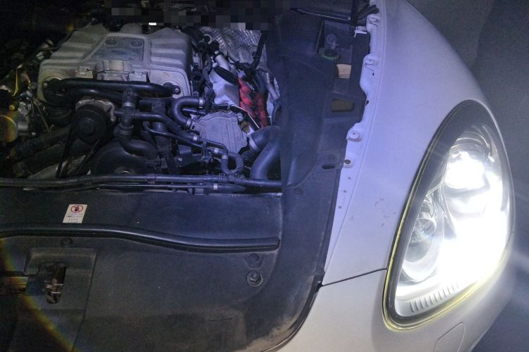 Used Porsche Cayenne 2011 Cayenne 3.0T Engine Bay Left