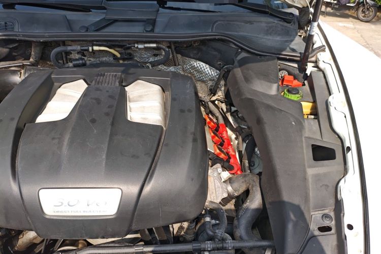 Used Porsche Cayenne 2011 Cayenne 3.0T Engine Bay Left