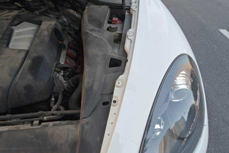 Used Porsche Cayenne 2011 Cayenne 3.0T Engine Bay Left