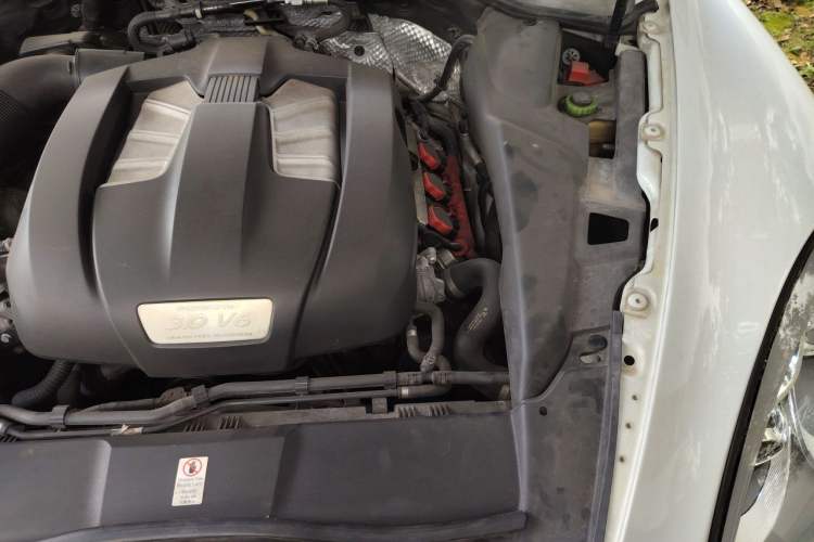 Used Porsche Cayenne 2011 Cayenne 3.0T Engine Bay Left