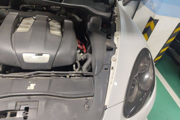 Used Porsche Cayenne 2011 Cayenne 3.0T Engine Bay Left
