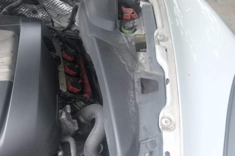 Used Porsche Cayenne 2011 Cayenne 3.0T Engine Bay Left