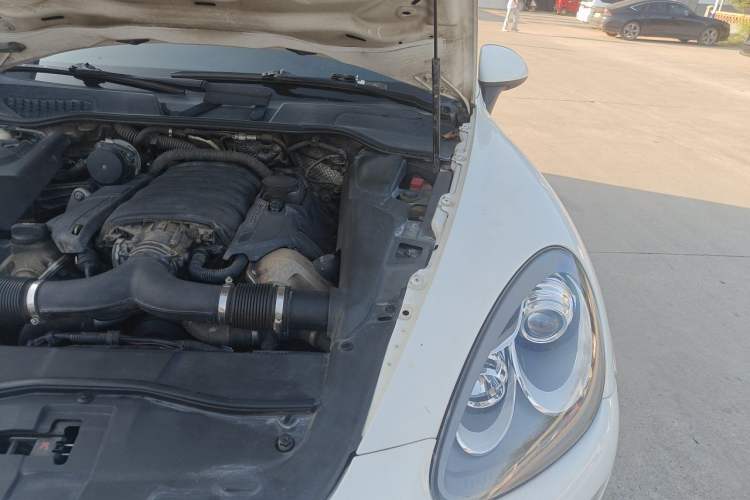 Used Porsche Cayenne 2011 Cayenne S 4.8L Engine Bay Left