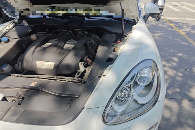 Used Porsche Cayenne 2011 Cayenne 3.0T Engine Bay Left