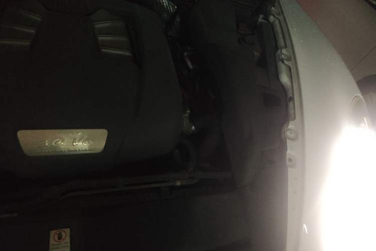 Used Porsche Cayenne 2011 Cayenne 3.0T Engine Bay Left