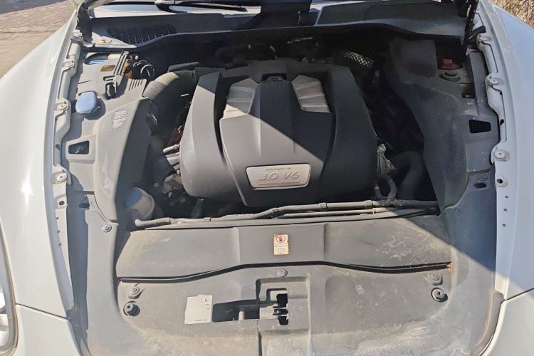 Used Porsche Cayenne 2011 Cayenne 3.0T Engine Bay