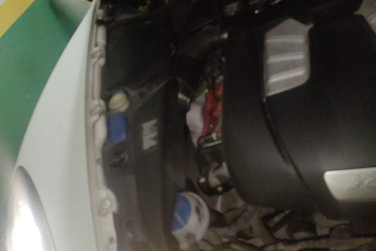 Used Porsche Cayenne 2011 Cayenne 3.0T Engine Bay Right