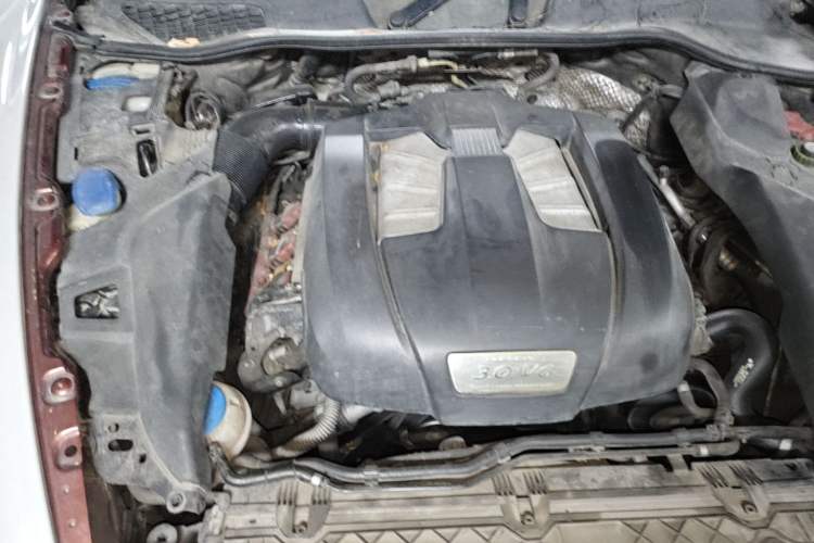 Used Porsche Cayenne 2011 Cayenne 3.0T Engine Bay Right