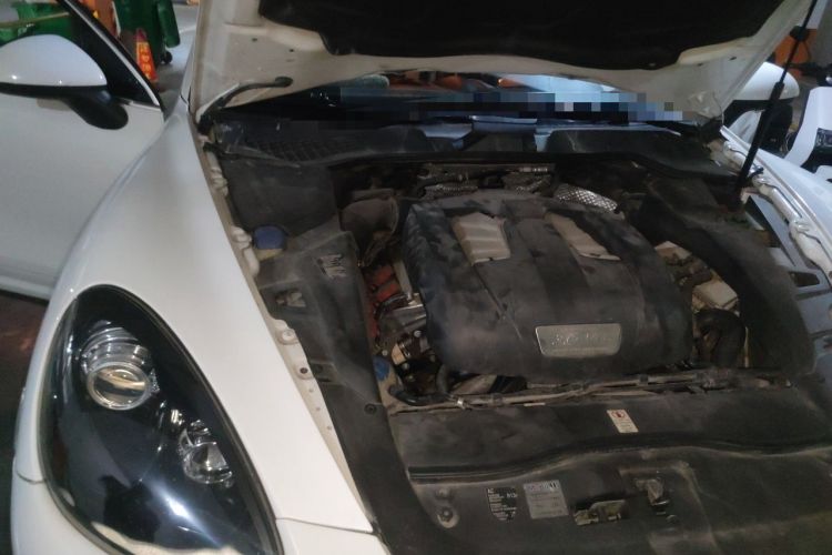 Used Porsche Cayenne 2011 Cayenne 3.0T Engine Bay Right
