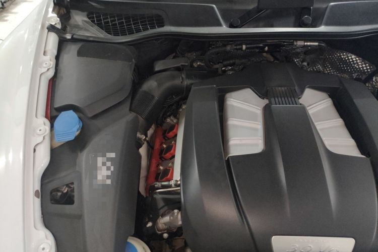 Used Porsche Cayenne 2011 Cayenne 3.0T Engine Bay Right