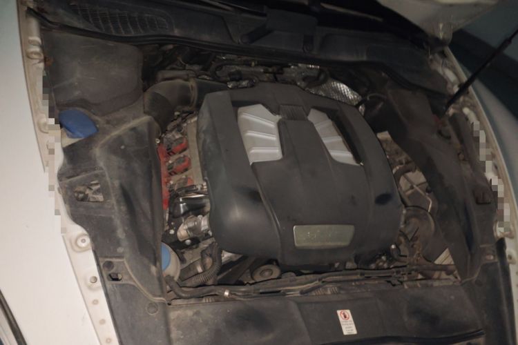 Used Porsche Cayenne 2011 Cayenne 3.0T Engine Bay Right