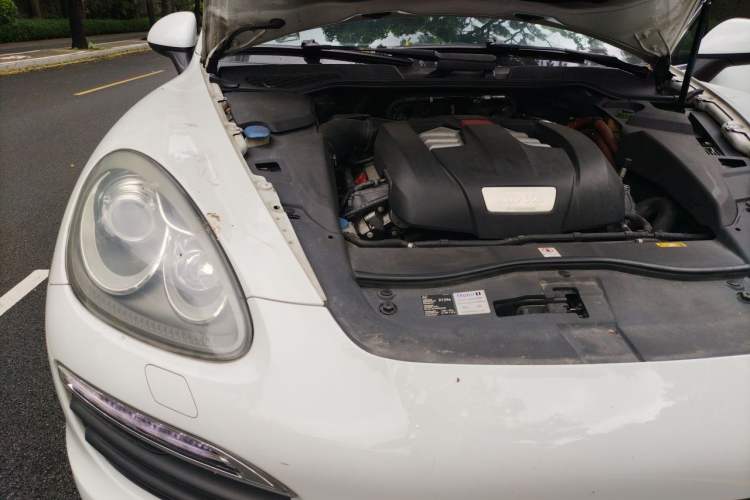 Used Porsche Cayenne 2011 Cayenne S Hybrid 3.0T Engine Bay Right