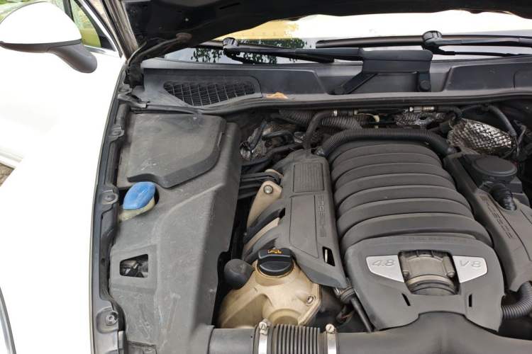 Used Porsche Cayenne 2011 Cayenne S 4.8L Engine Bay Right