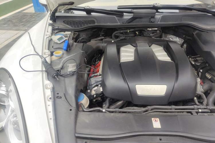 Used Porsche Cayenne 2011 Cayenne 3.0T Engine Bay Right