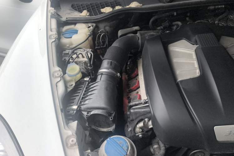 Used Porsche Cayenne 2011 Cayenne 3.0T Engine Bay Right