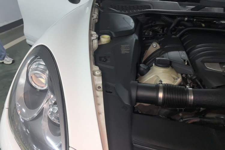 Used Porsche Cayenne 2011 Cayenne S 4.8L Engine Bay Right