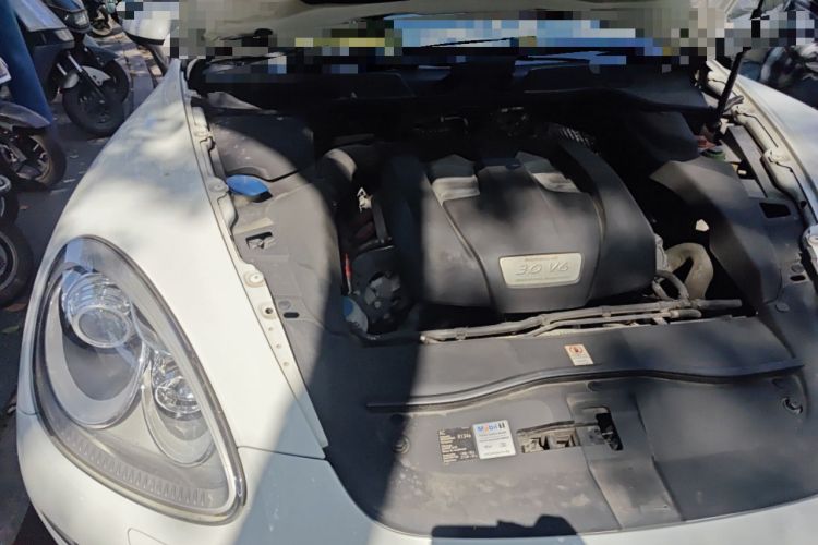 Used Porsche Cayenne 2011 Cayenne 3.0T Engine Bay Right